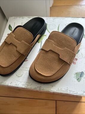 Unauthenic, Women’s Tan Suede Slide Loafers
